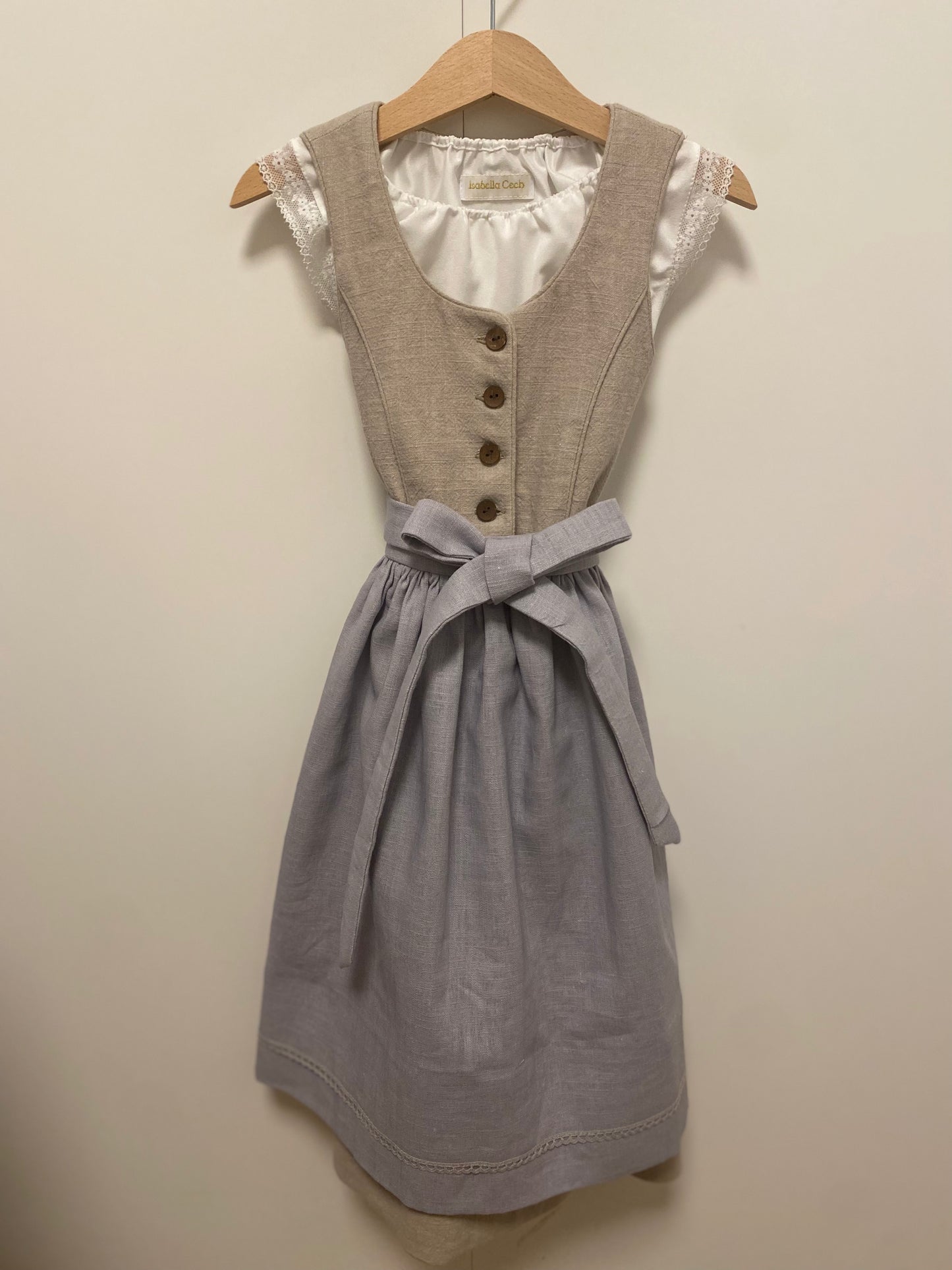 Dirndl "Poldi" Gr 110 beige-flieder