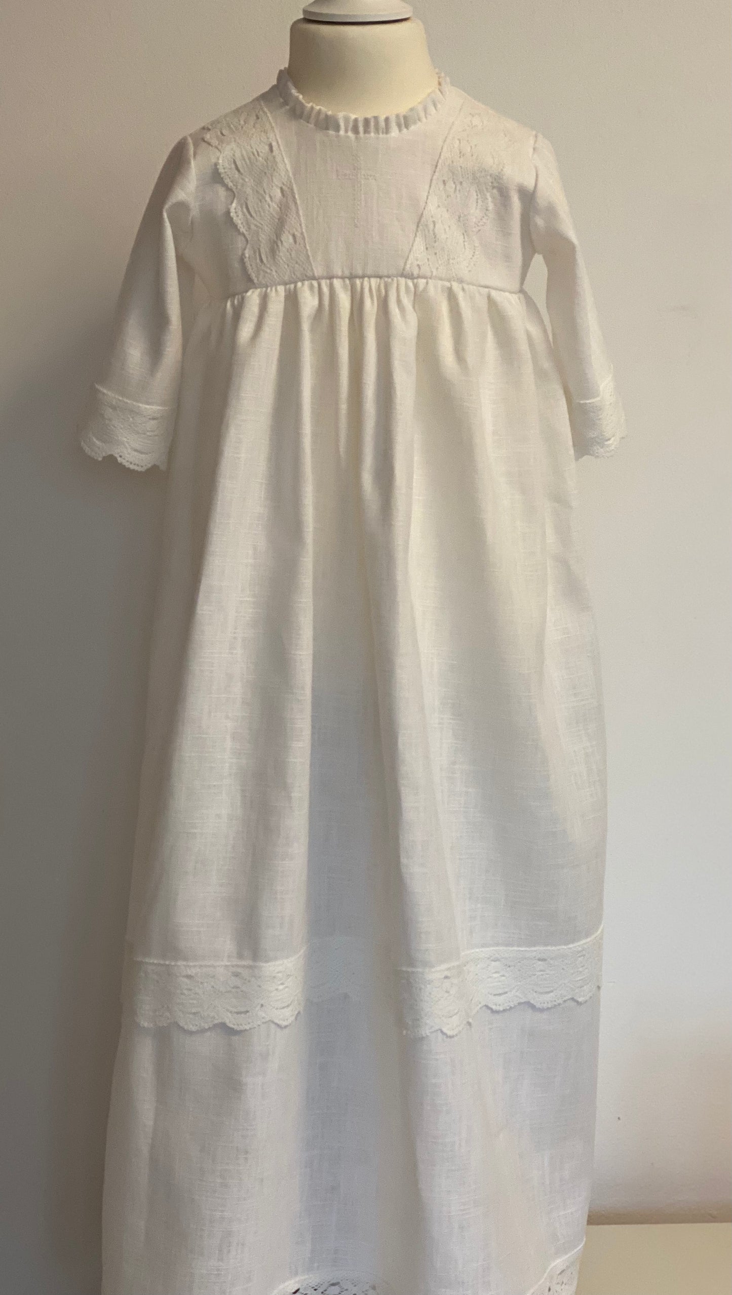 Taufkleid mit Kreuz Gr 62/68
