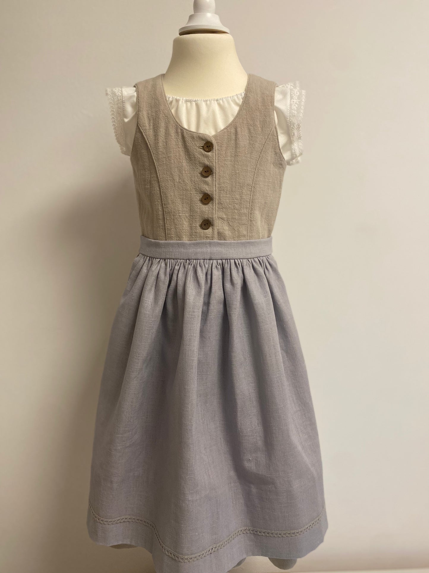Dirndl "Poldi" Gr 110 beige-flieder