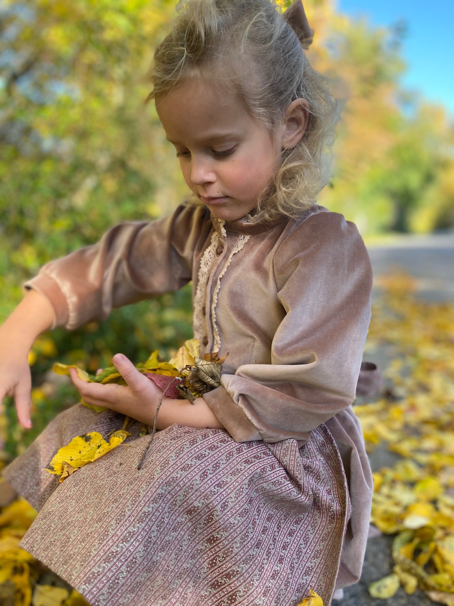 Dirndl "Herbstzeitlose" Gr 110