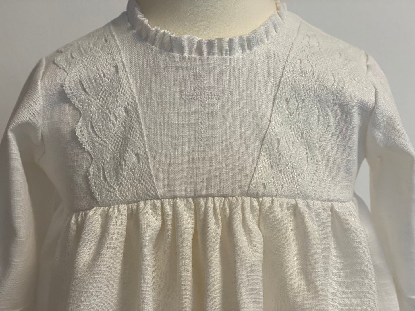 Taufkleid mit Kreuz Gr 62/68